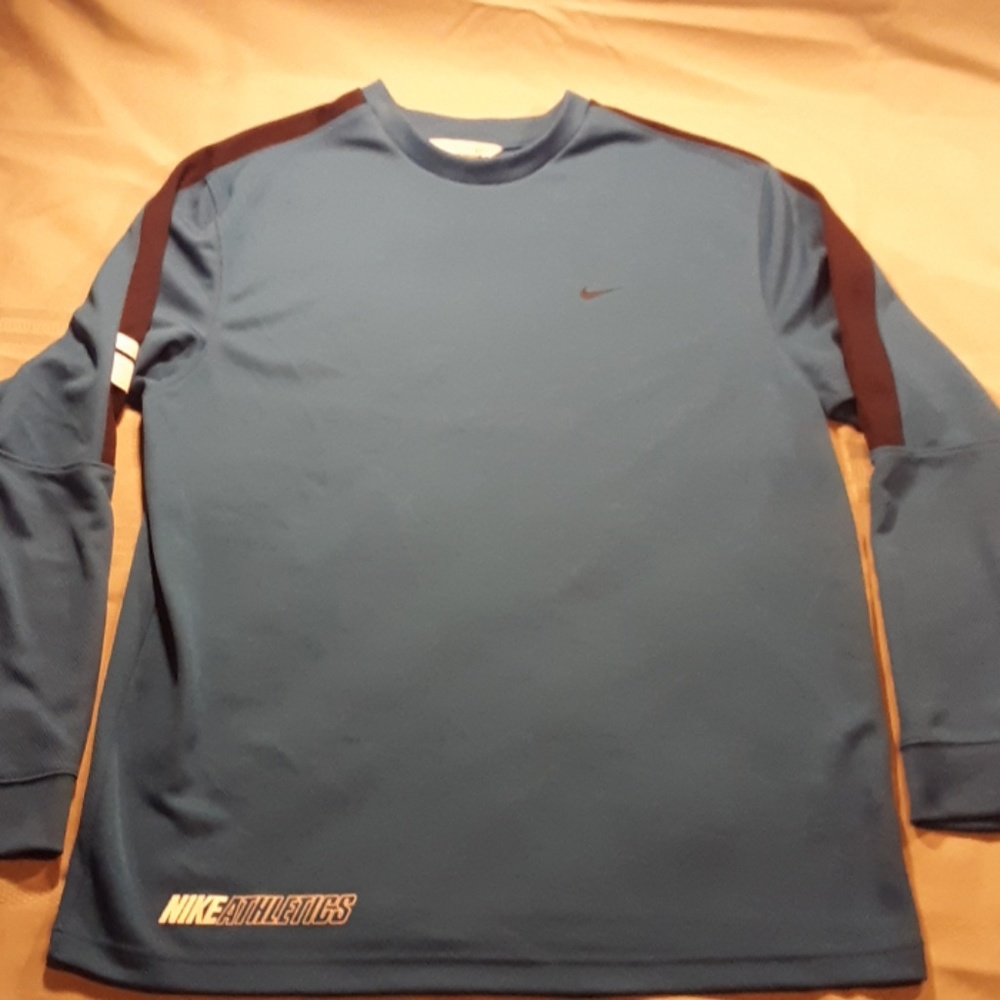 Nwot Long sleeve nike athletic shirt